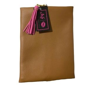 Unik Eyecandy Tan Cosmetic Bag with Pink Tassel